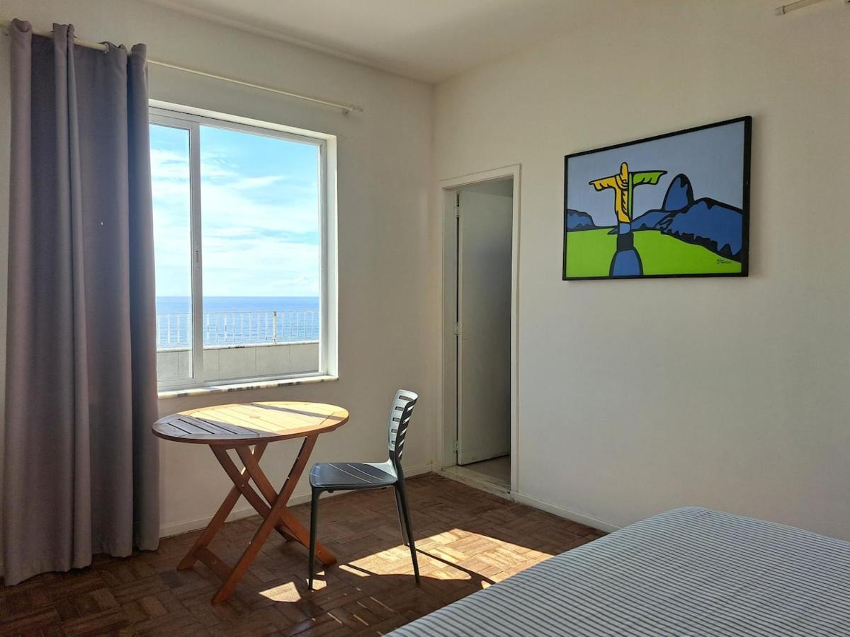 Apartemen Beautiful Terrace Facing The Of Copacabana *