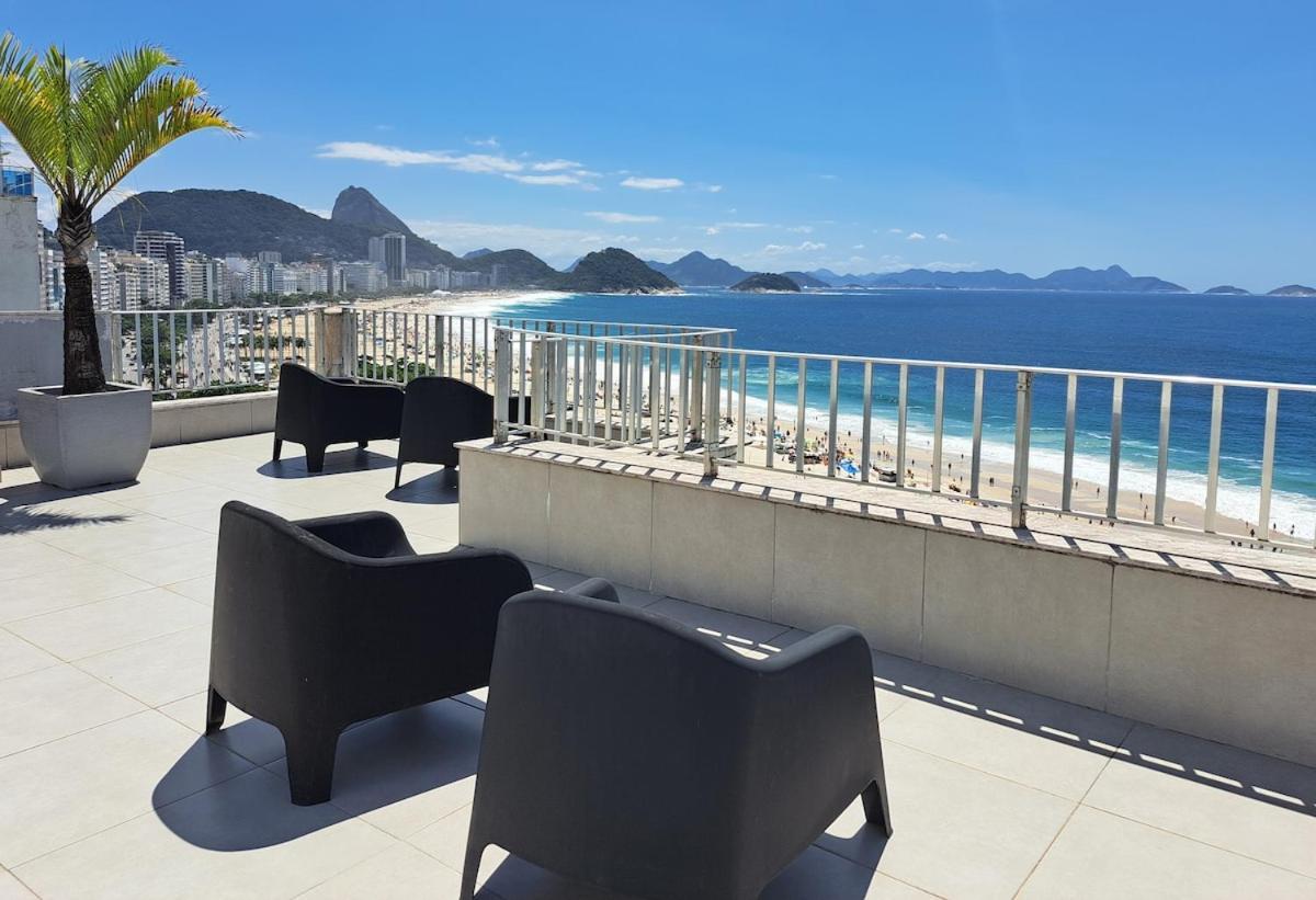 Beautiful Terrace Facing The Of Copacabana Apartemen *